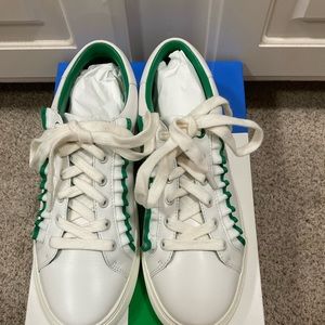 New In Box Tory Burch Tory Sport Ruffle Sneaker Vineyard White sz. 8.5 CUTE!